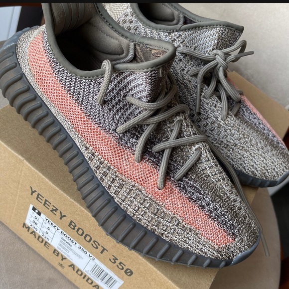 Yeezy Boost 350 - Picture 3 of 4